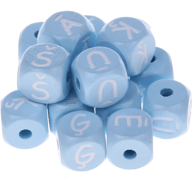 Cubos con letras en relieve de 10 mm en color azul bebé en letón