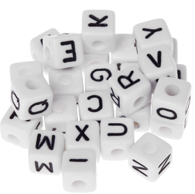 plastikowych kostek z literami – wybór