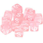 0,5 kg – 580 růžových umělohmotných kostek s písmenkem –S–