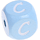 Cubos em azul bebé com letras em relevo, de 10 mm : C