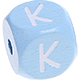 Cubos con letras en relieve de 10 mm en color azul bebé : K