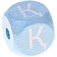 Cubos con letras en relieve de 10 mm en color azul bebé en kazajo : Қ