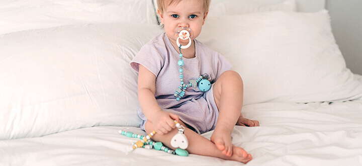 dummy pacifier clip baby girl little princess heart clip