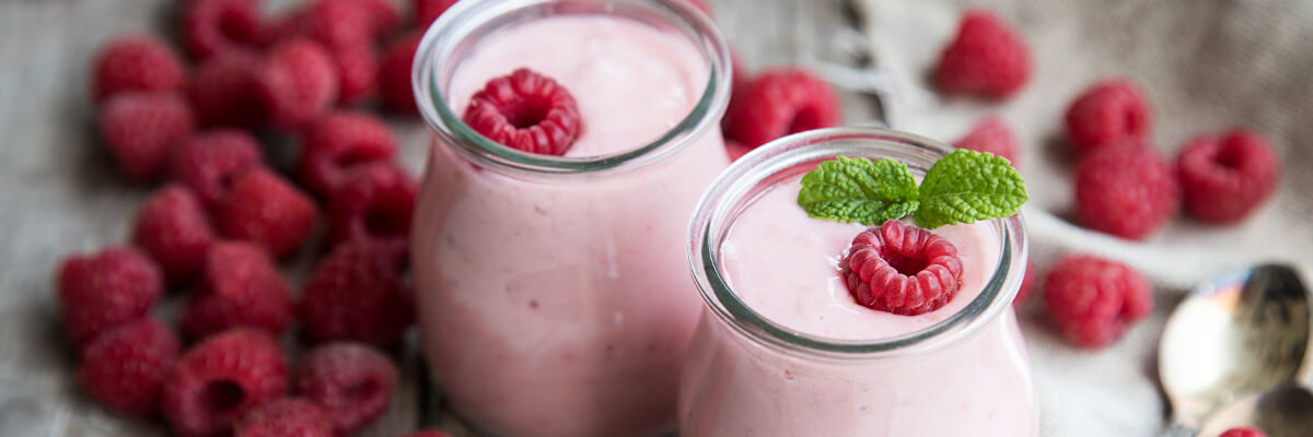 Raspberry yoghurt smoothie