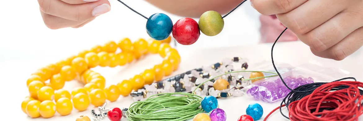 Schnullerkette selber basteln als Geschenk zur Geburt